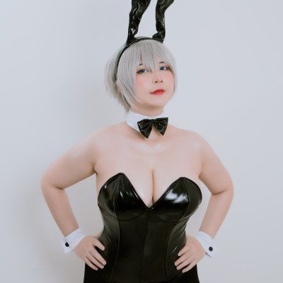 Uy Uy Uzaki bunny suit