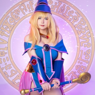 UyUy Dark Magician Girl